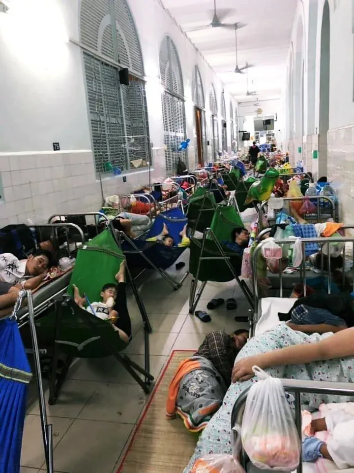 Bức Ảnh Người Nằm Viện Khiến Ai Xem Cũng Phải Dừng Lại Một Nhịp · ảnh 2